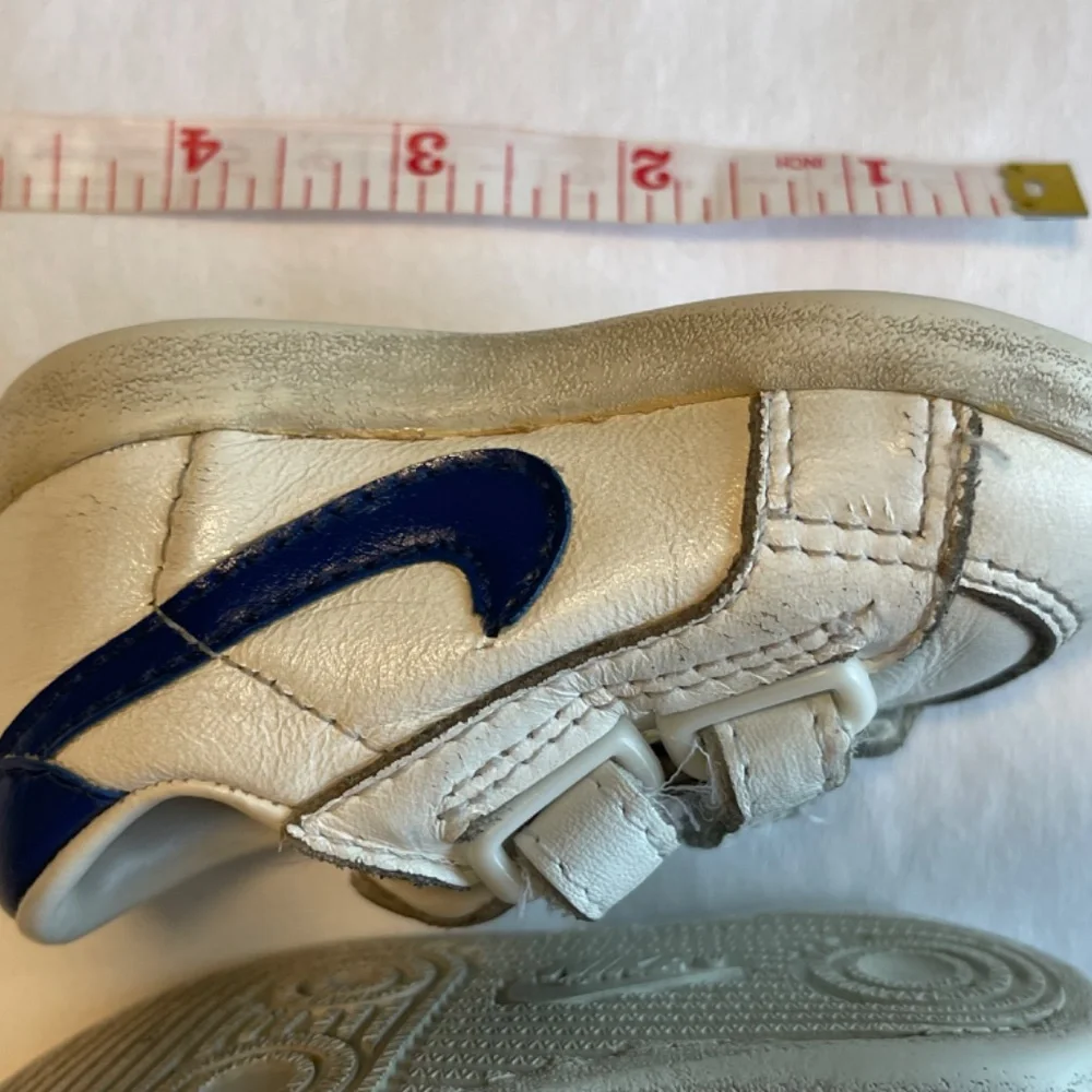 Nike Baby Toddler Vintage 80s Sneakers Shoes Size 2 860204 EUC‎ White and…